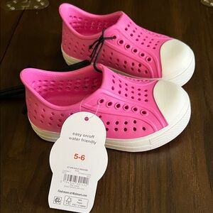 Wonder Nation Pink Water Shoes for Kids